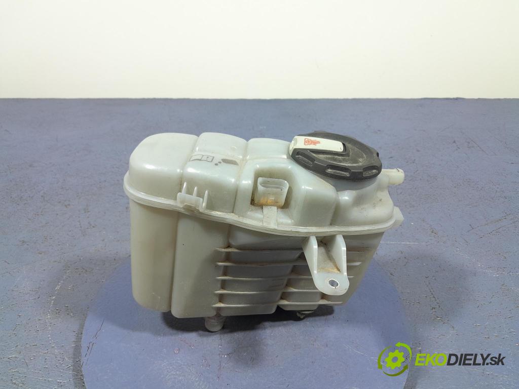 Audi A6 2019 nádržka Kompenzačné: 4K0121405K