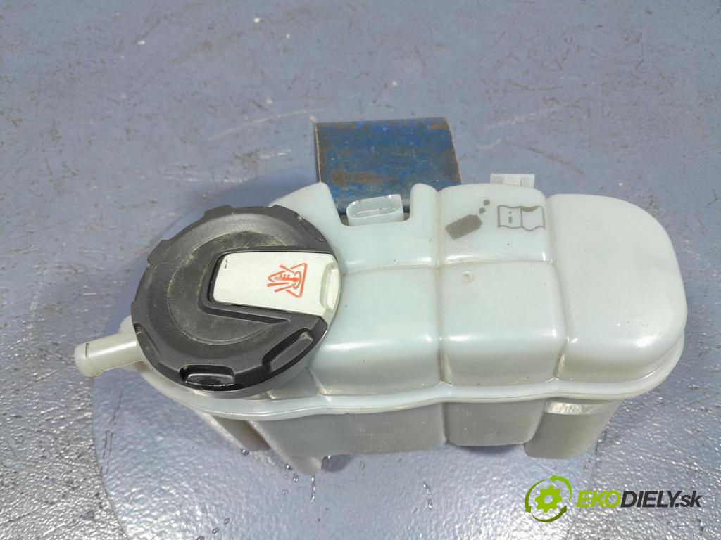 Audi A6 2019 nádržka Kompenzačné: 4K0121405K