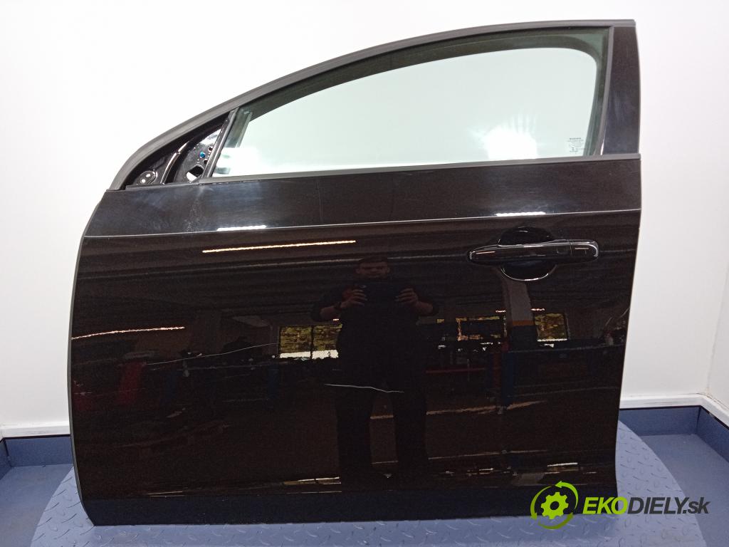 Volvo S60/V70 2017 dveře před Vlevo, odjet: 01