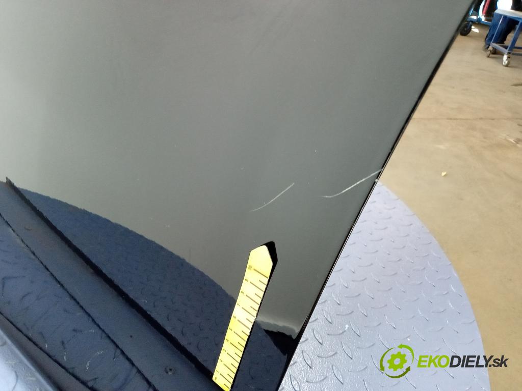 Volvo S60/V70 2017 dveře před Vlevo, odjet: 01