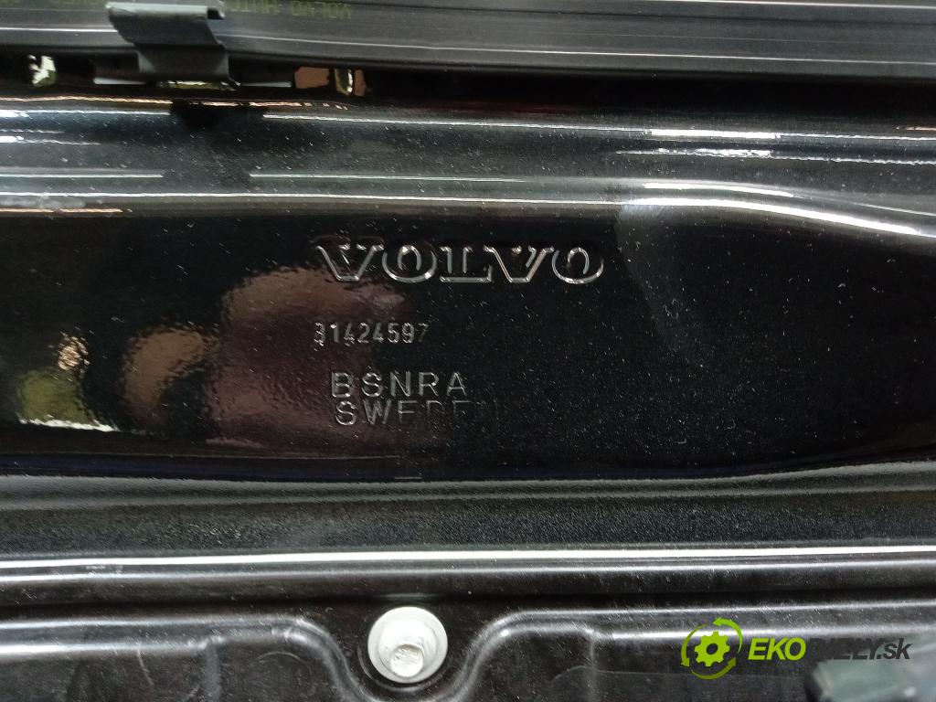 Volvo S60/V70 2017 dveře před Vlevo, odjet: 01