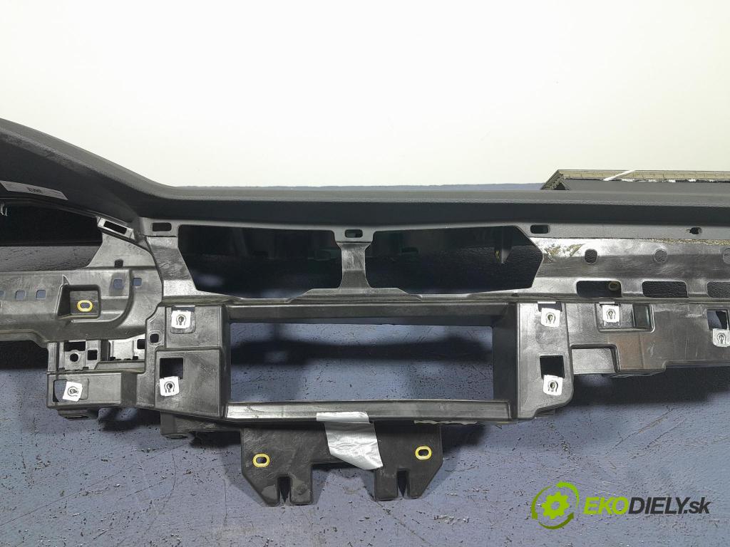 Audi A6 2019 kokpit,pristrojová doska