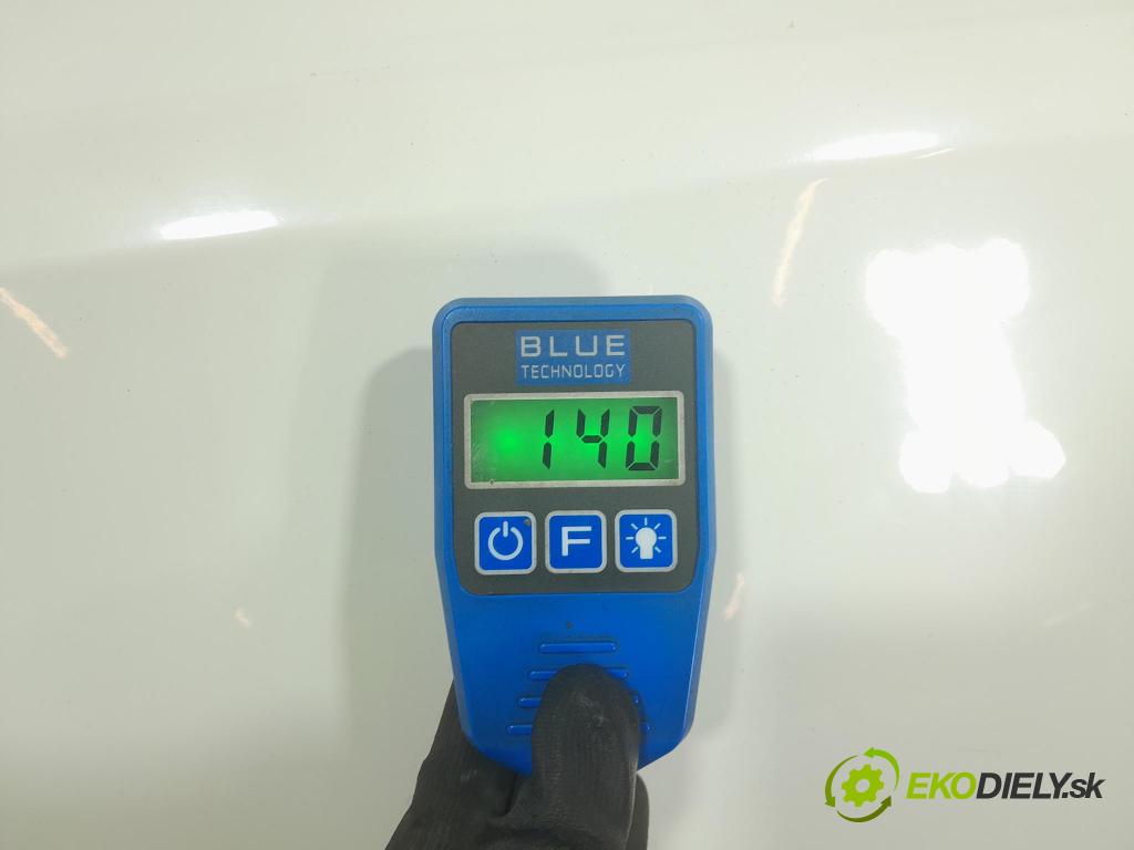 Toyota Auris 2017 dvere Predné Vľavo:
