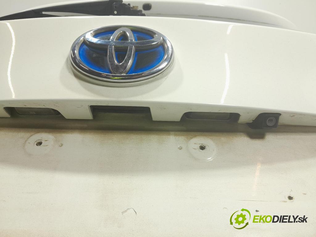 Toyota Auris 2017 zadna dveře kufra: kufra: