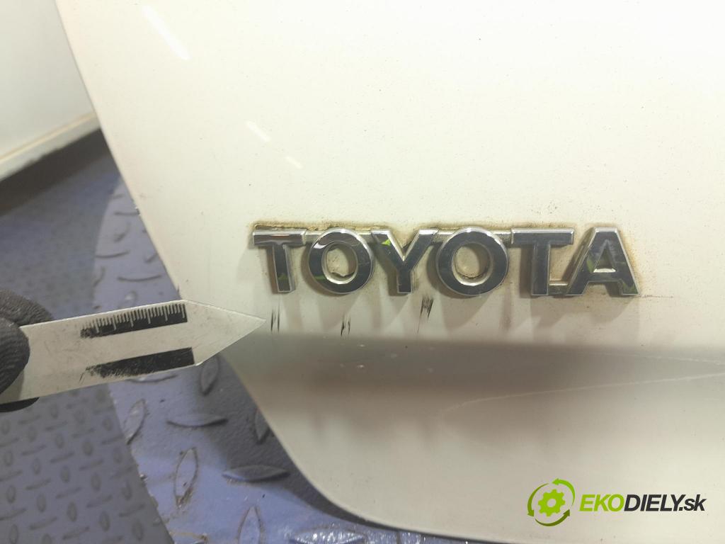 Toyota Auris 2017 zadna dveře kufra: kufra: