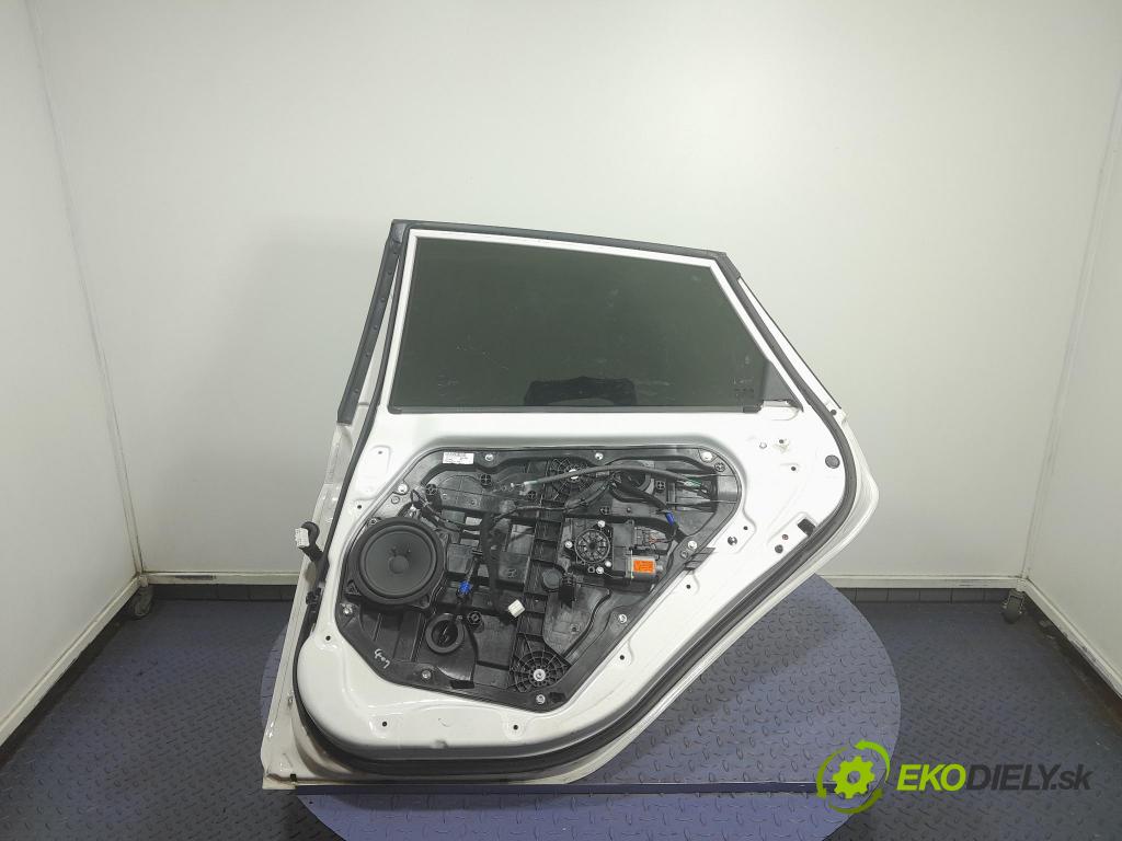 Hyundai I40 2013 dvere zad pravé 
