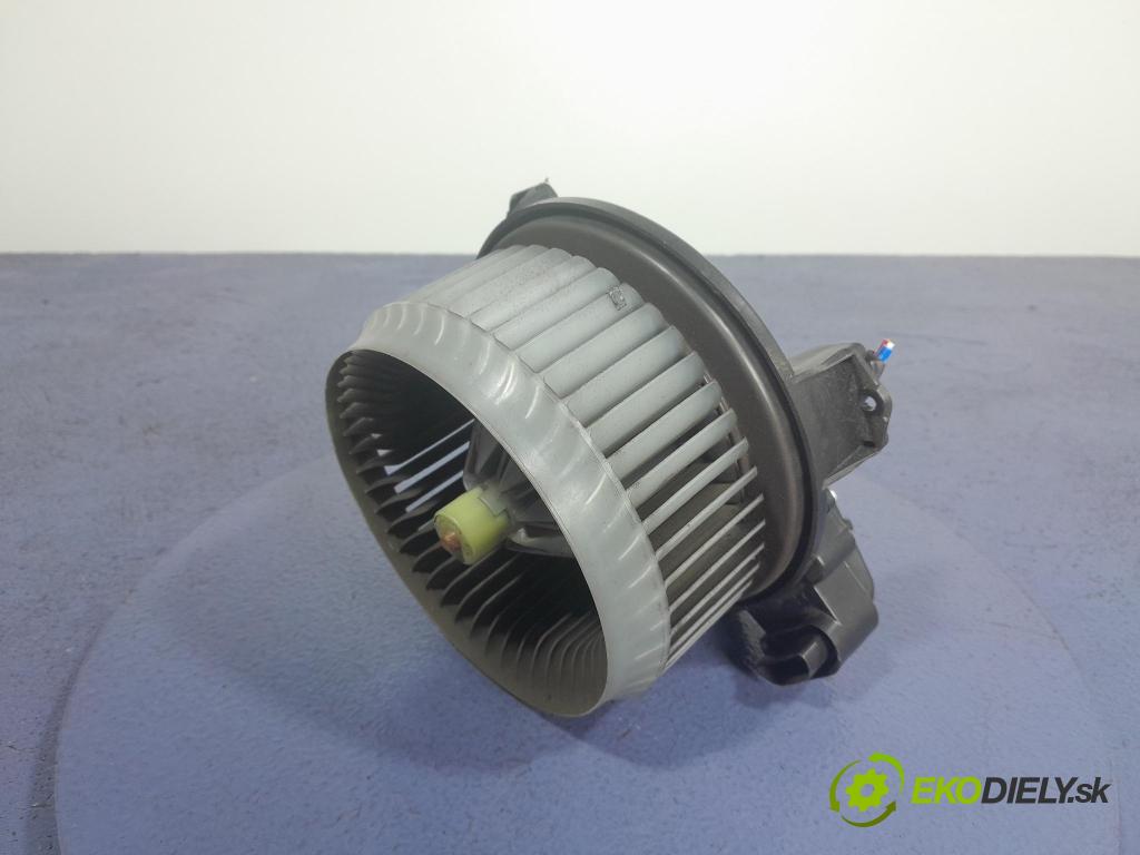 Toyota Auris 2017 ventilátor Vzduch: AV272700-8085