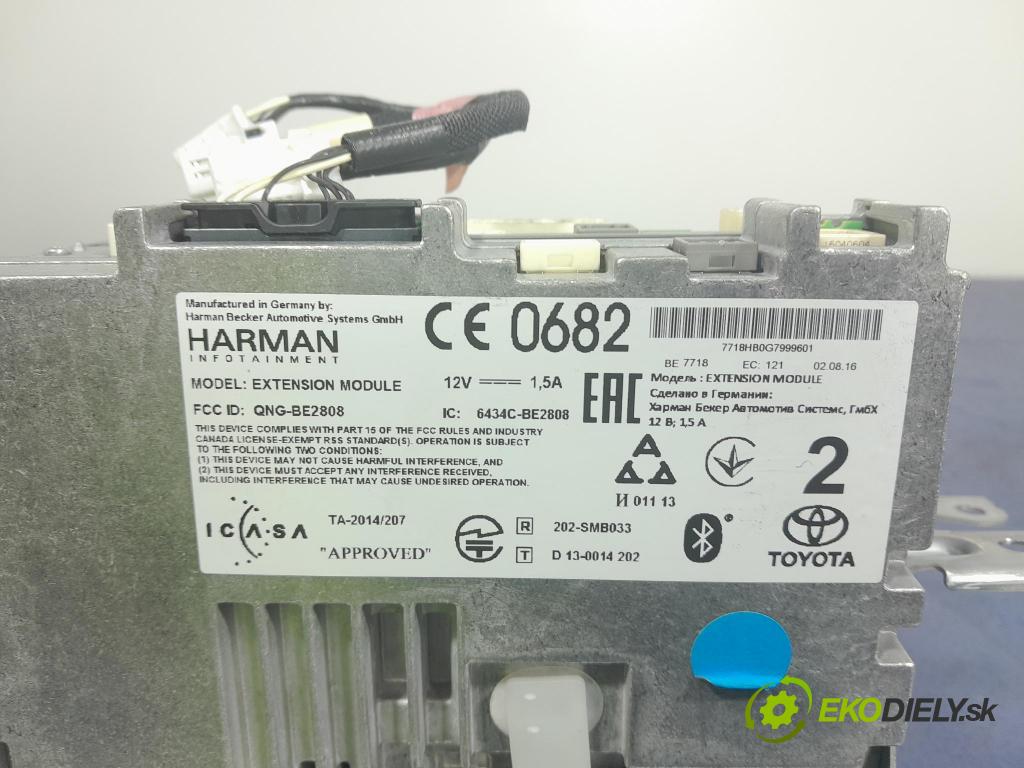 Toyota Auris 2017 Radio I Navigácia: 86140-02360