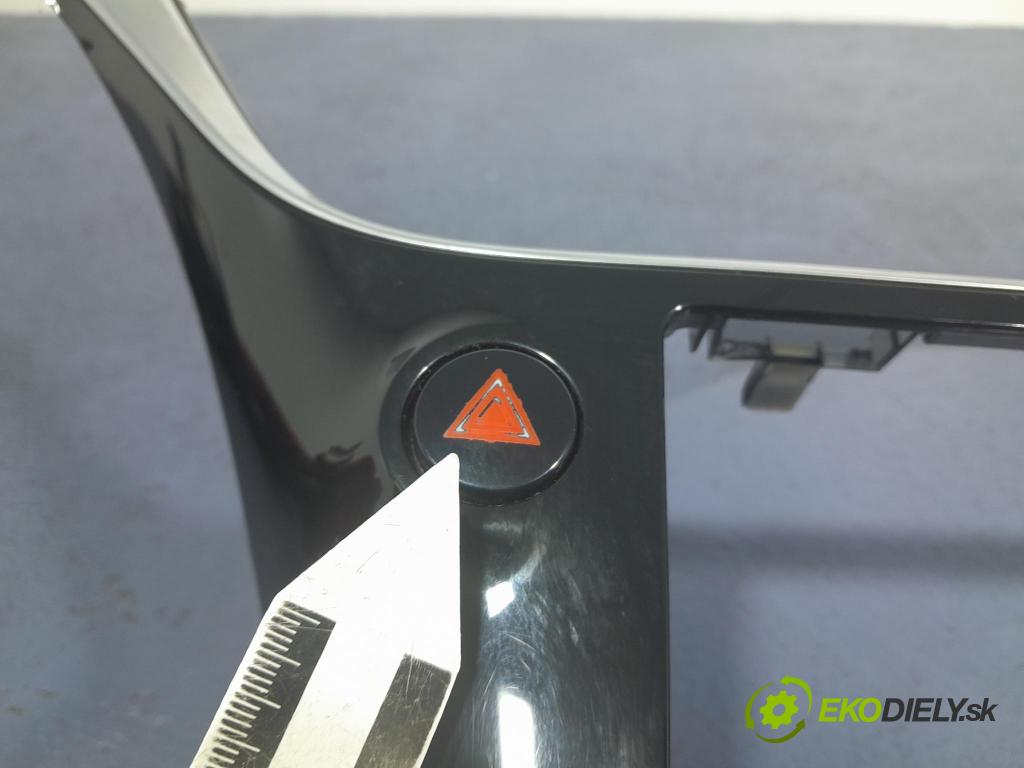 Toyota Auris 2017 kryt Plast: Interiéry: 55405-02870