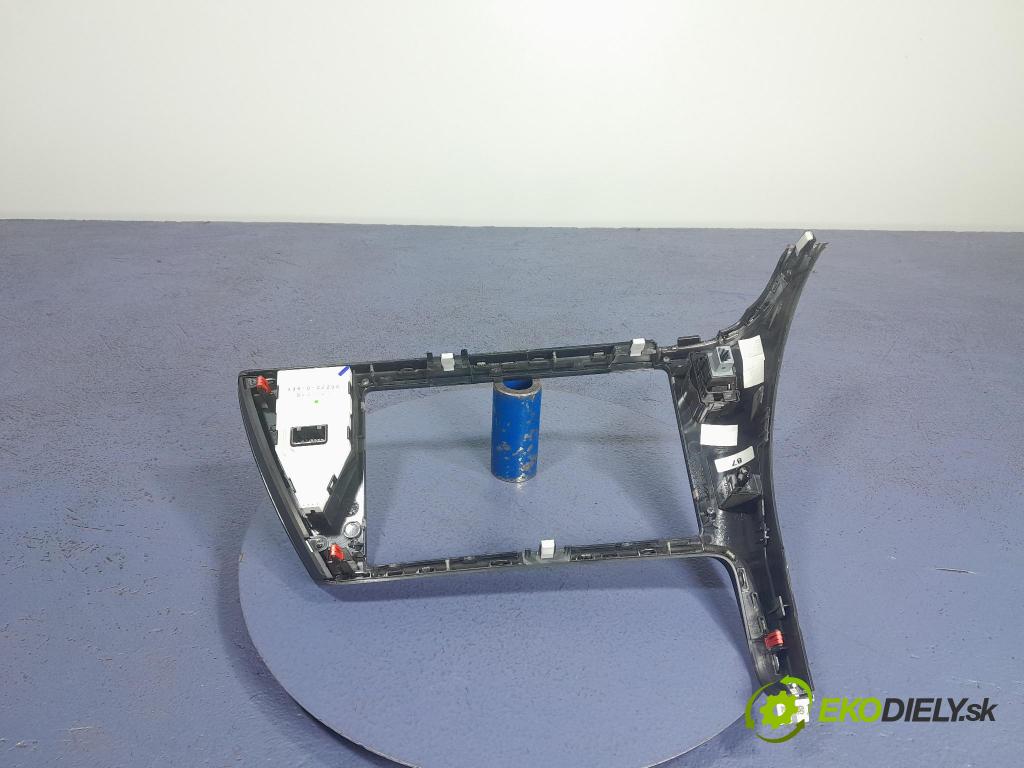 Toyota Auris 2017 kryt Plast: Interiéry: 55405-02870