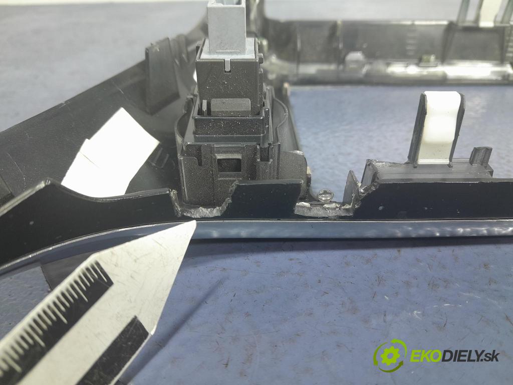Toyota Auris 2017 kryt Plast: Interiéry: 55405-02870