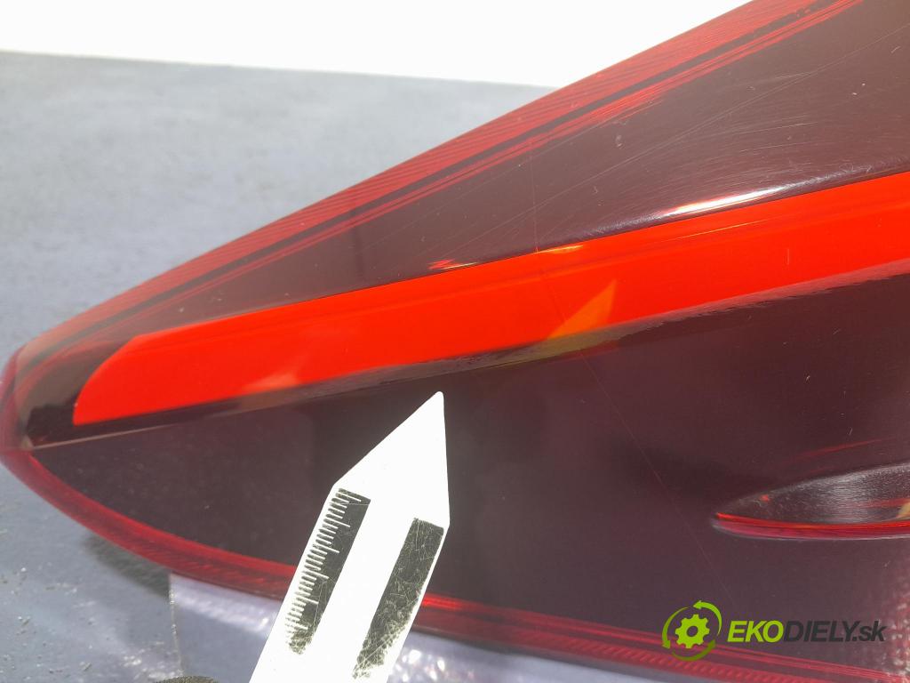 Toyota Auris 2017 svetlo / reflektor zad ľavá Vonkajsia: 02-353