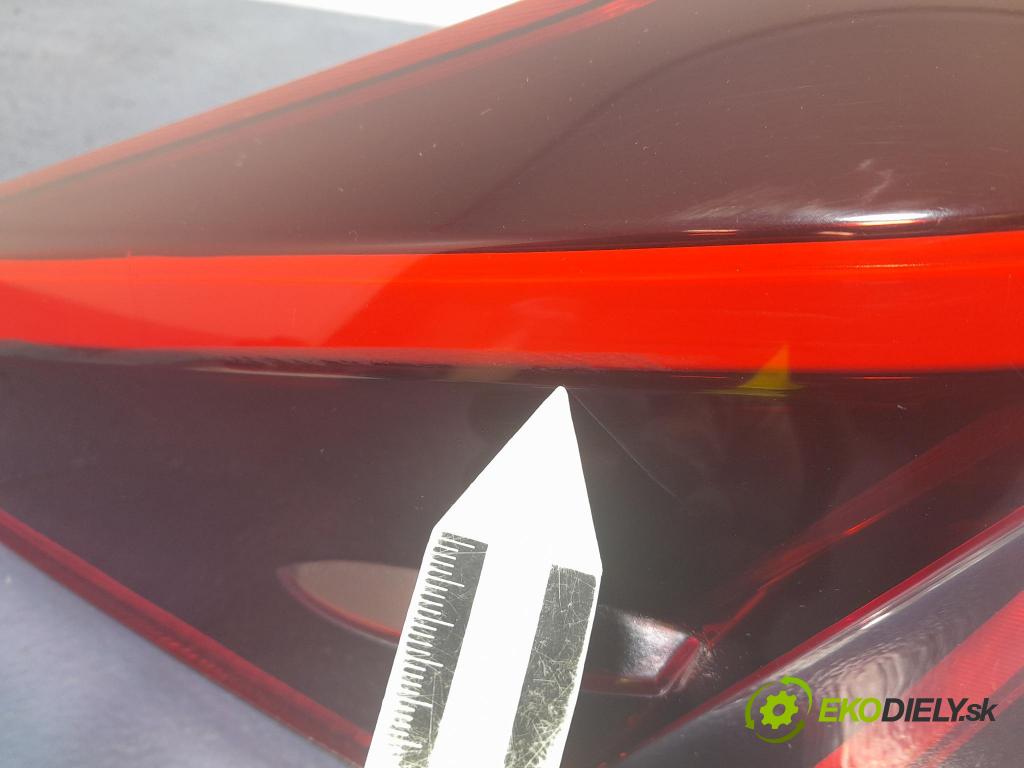Toyota Auris 2017 svetlo / reflektor zad ľavá Vonkajsia: 02-353