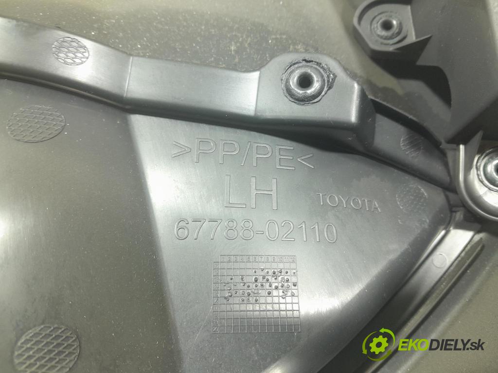 Toyota Auris 2017 Čalounictví: dvere zad ľavá 67788-02110