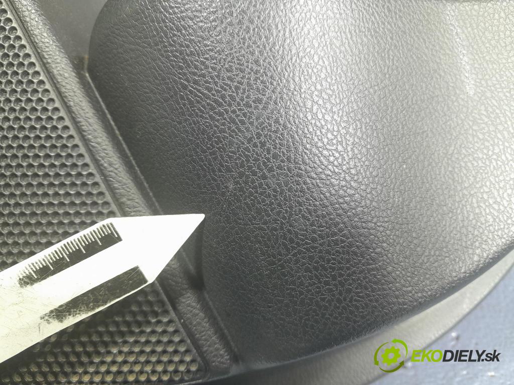 Toyota Auris 2017 Čalounictví: dvere zad Prava: 67787-02110