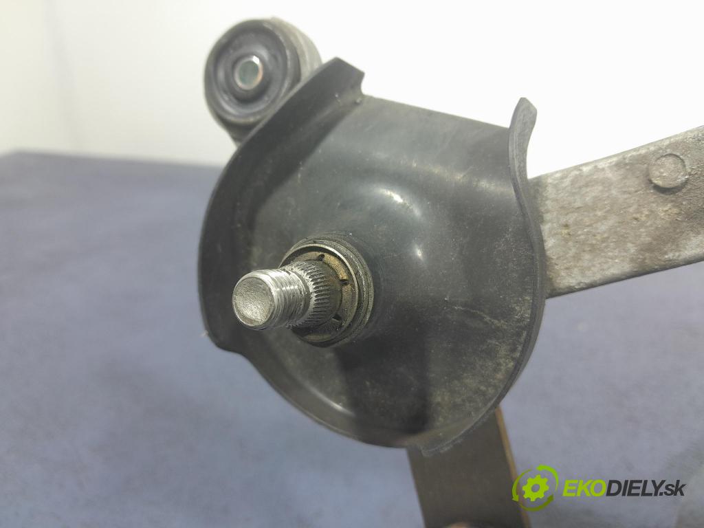 Toyota Auris 2017 mechanizmus motor: Stierače: Predné 85110-02340