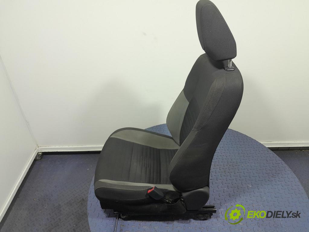 Toyota Auris 2017 Sedačka spolujazdca