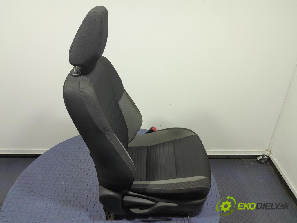 Toyota Auris 2017 Sedačka spolujazdca