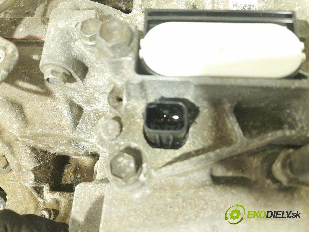 Toyota Auris 2017 prevodovka automatická P9081316