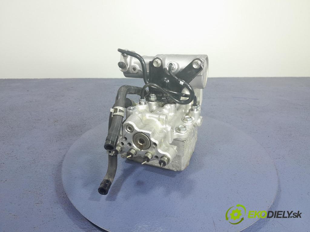 Toyota Auris 2017 čerpadlo Brzda: 47210-12170