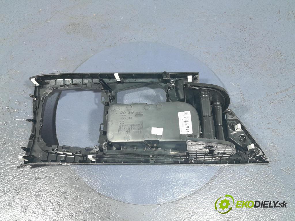 Hyundai I40 2013 kryt Plast: Interiéry: 84670-3Z000