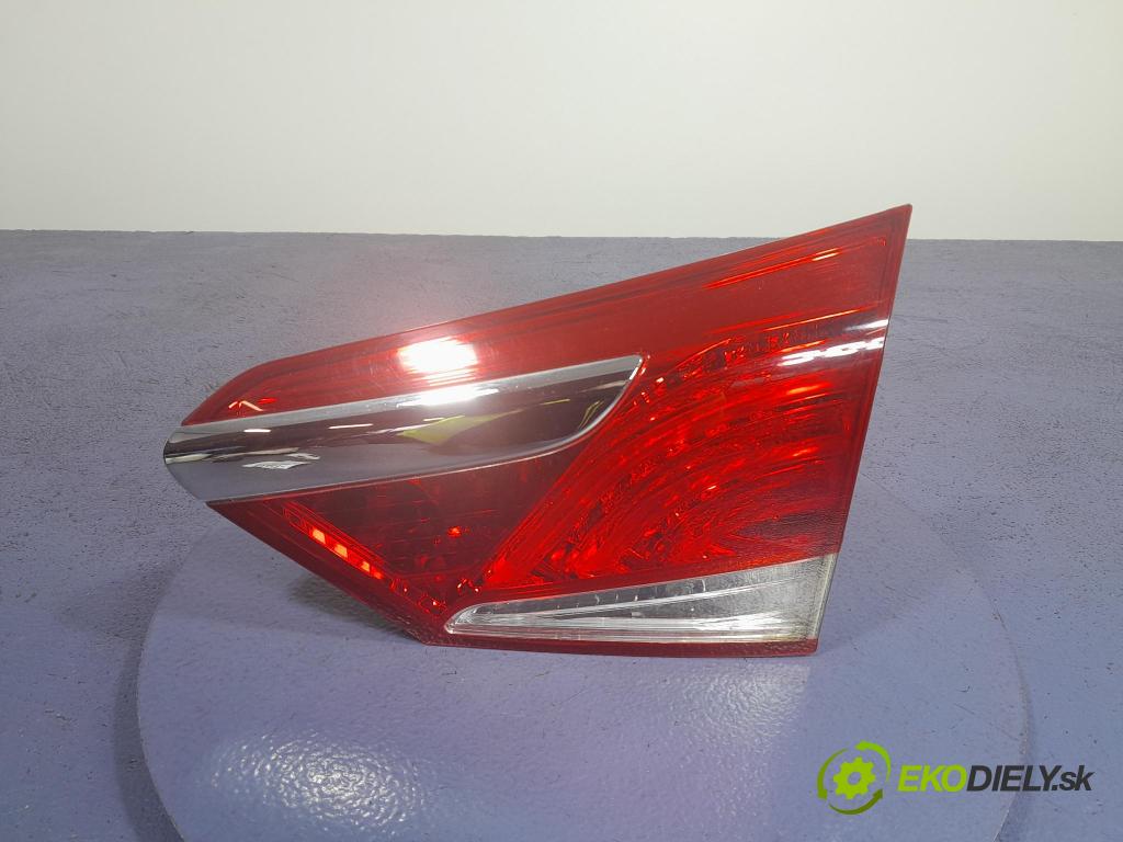Hyundai I40 2013 světlo Zad: Práva: Uvnitř 92404-3Z001