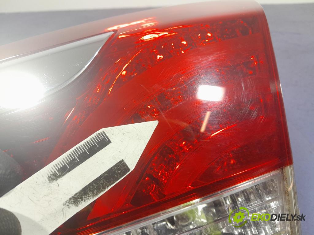 Hyundai I40 2013 světlo Zad: Práva: Uvnitř 92404-3Z001