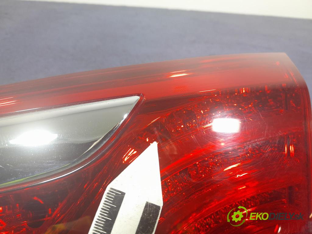 Hyundai I40 2013 světlo Zad: Práva: Uvnitř 92404-3Z001