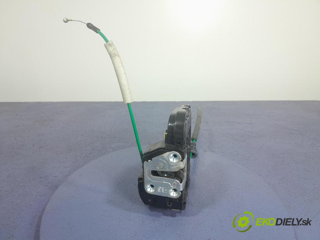 Hyundai I40 2013 zámek dveře před Levý: