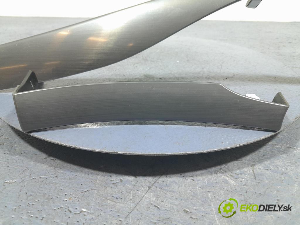 Hyundai I40 2013 lišta Dekoratívní: Uvnitř U09 F25 3810