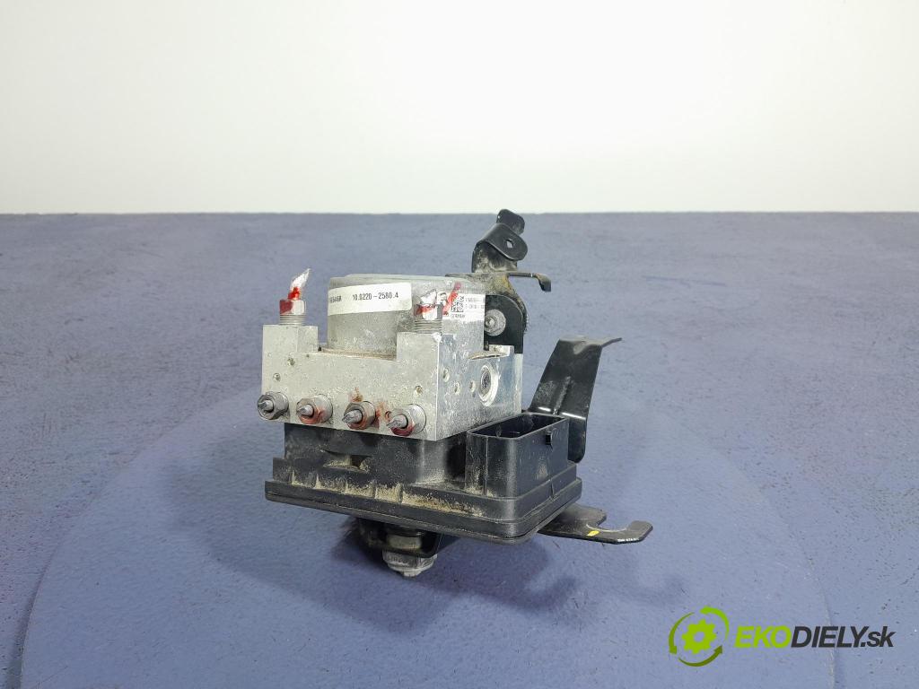 Dacia Sandero 2022 čerpadlo ABS x 476602867R