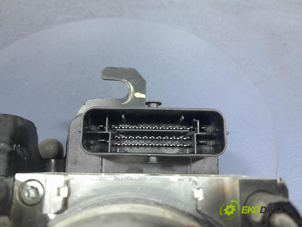 Dacia Sandero 2022 čerpadlo ABS x 476602867R