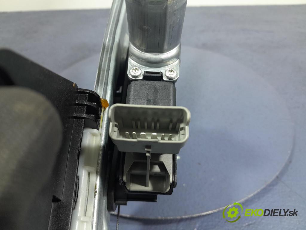 Dacia Sandero 2022 mechanismus stahování Sklenka: před Levý: 807219238R