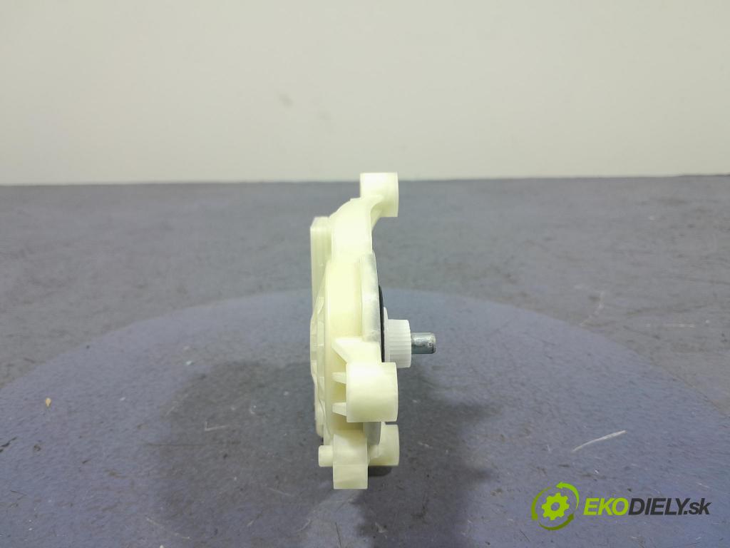 Bmw X5 2023 mechanizmus okna Okná: Predné v pravo: 9450070