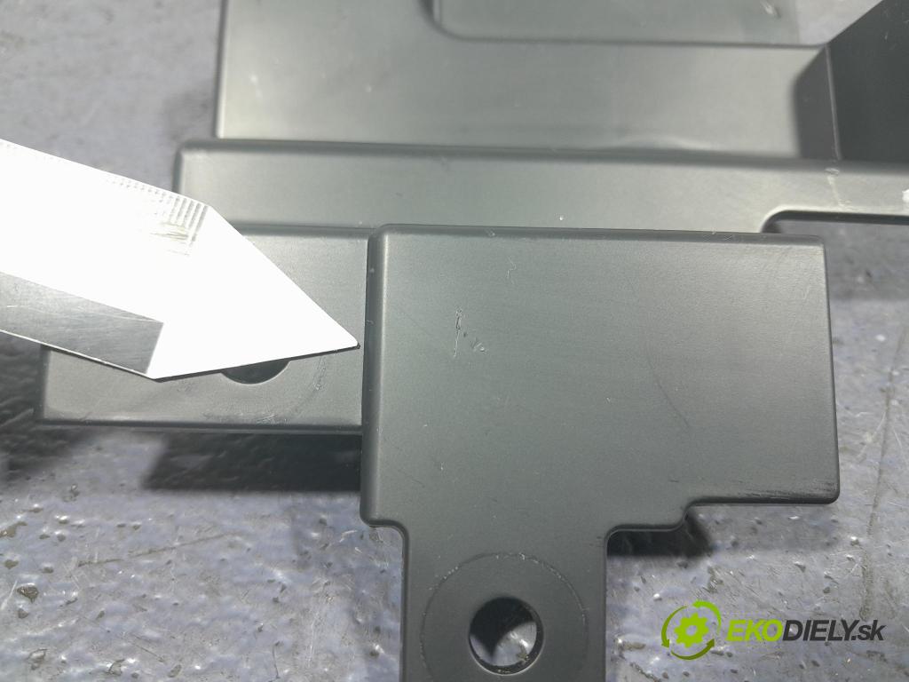 Bmw X5 2023 kryt Plast: Interiéry: 9483036
