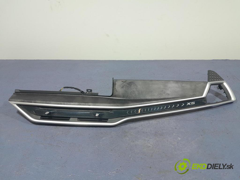 Bmw X5 2023 lišta Dekoratívne: 5A01333