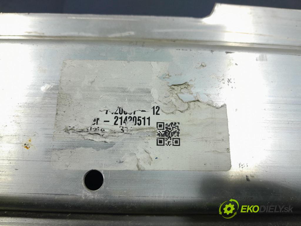 Bmw X5 2023 výstuha narazník zad 7420657