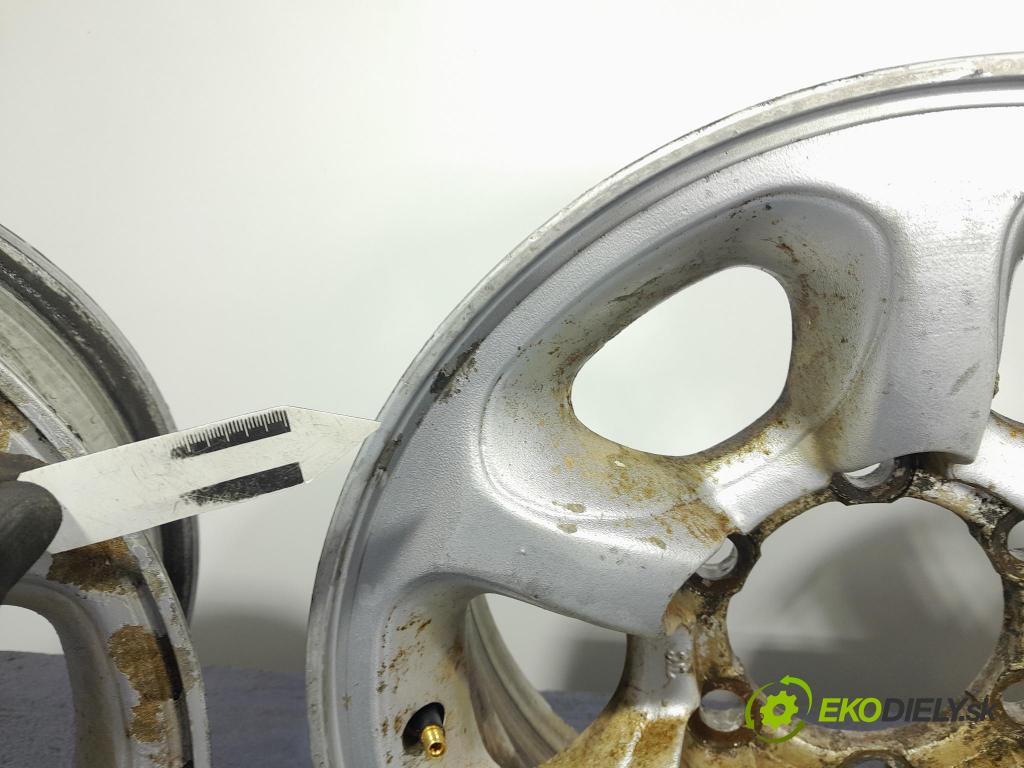 Mitsubishi Pajero 1999 Ráfiky: Hlinikové: