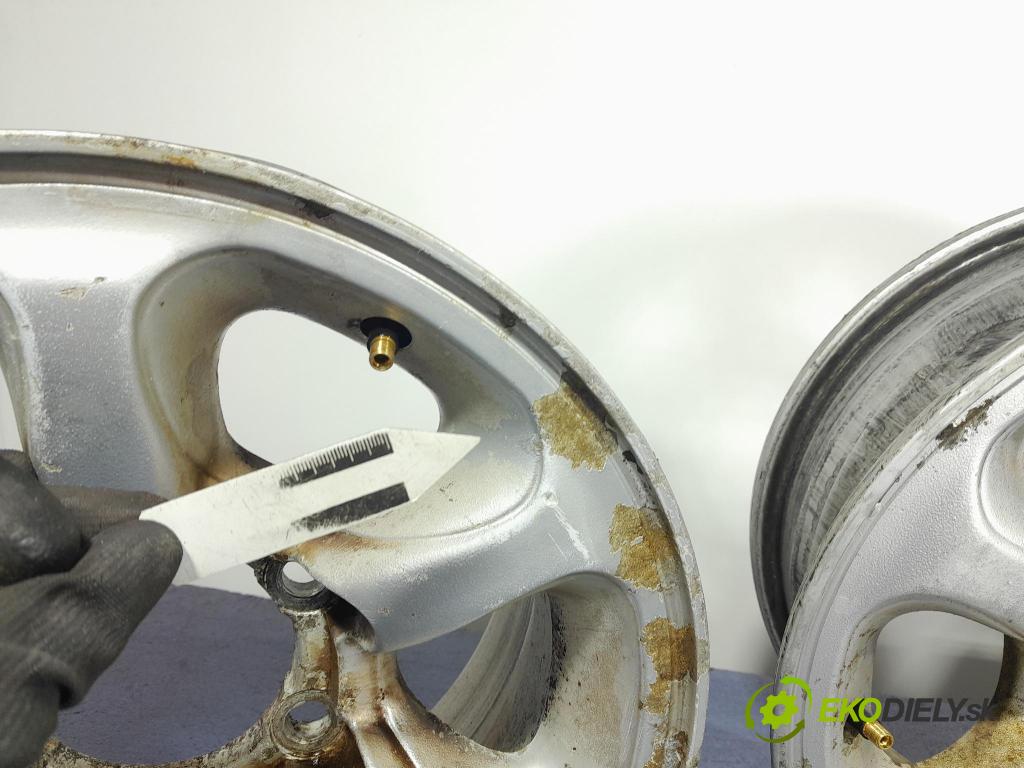 Mitsubishi Pajero 1999 Ráfiky: Hlinikové: