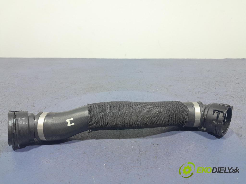 Bmw X5 2023 trubka Chladič: 8596053
