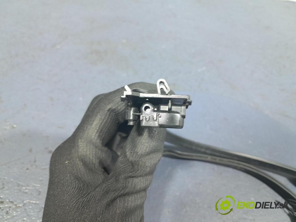 Bmw X5 2023 ostrekovač 7434864