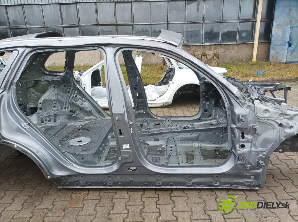 Bmw X5 2023 práh v pravo: