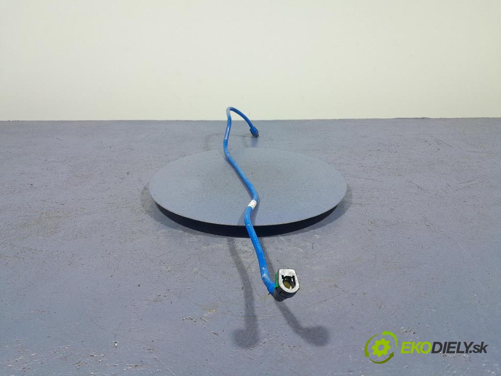 Bmw X5 2023 trubka Paliva: 9895498