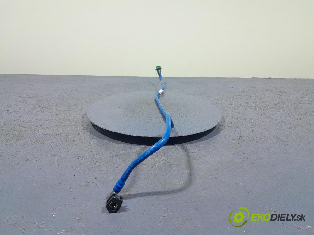 Bmw X5 2023 trubka Paliva: 9895498