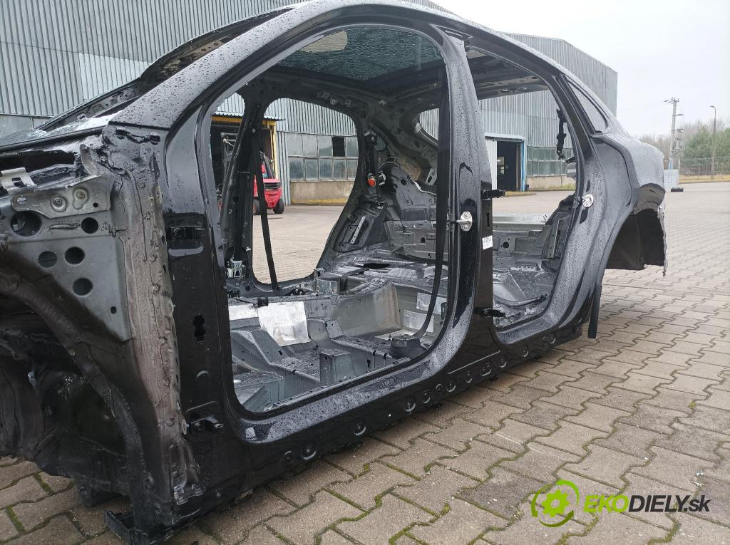 Porsche Cayenne 2019 práh Levý: