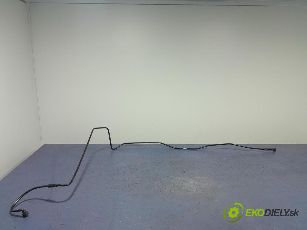 Bmw X3 2022 trubka Paliva: 7404095