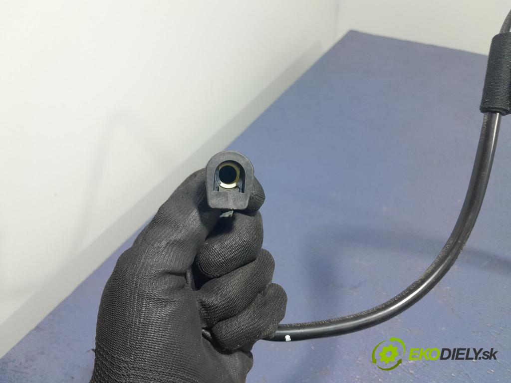Bmw X3 2022 trubka Paliva: 7404095