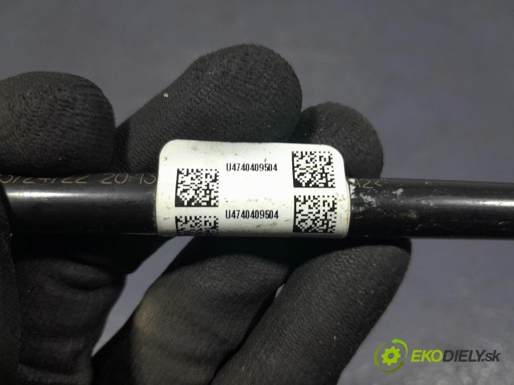 Bmw X3 2022 trubka Paliva: 7404095