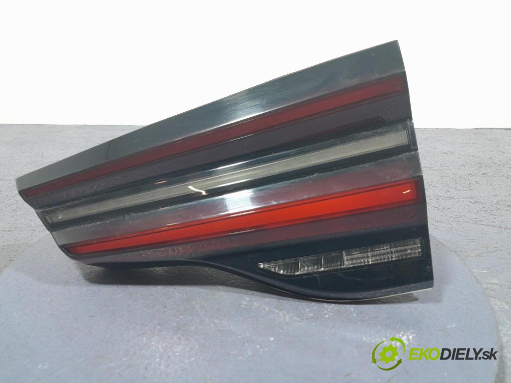 Bmw X3 2022 svetlo / reflektor zad Prava: Vnútri: 9463056