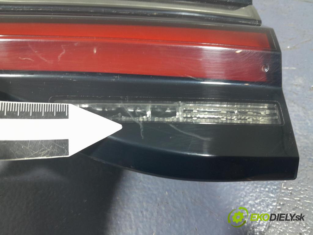 Bmw X3 2022 svetlo / reflektor zad Prava: Vnútri: 9463056